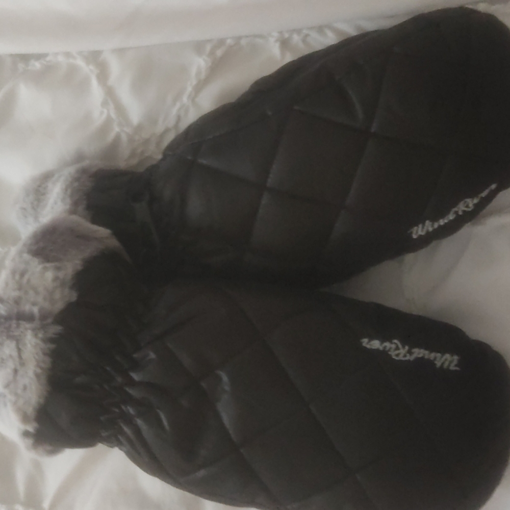 Winter gloves